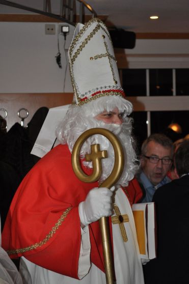 Nikolaus im Mon Ami belohnt fröhliche Gäste